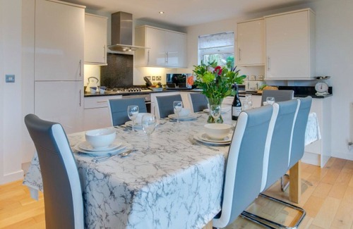 Winnard's Perch Villa | Stunning villa for 8 guests with WIFI, TV, patio, panoramic view and parking