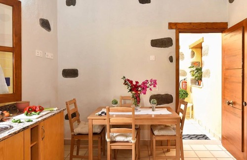 Ingenio Villa | Stunning villa for 8 people with WIFI, pool, TV, terrace and parking