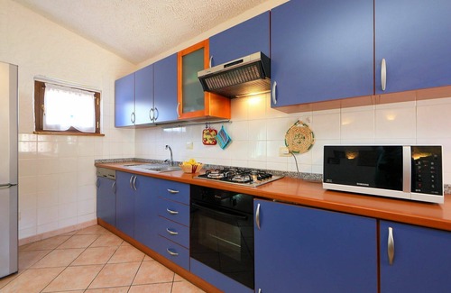 Villaggio delle Mimose House | Stunning villa for 9 people with A/C, WIFI, TV, terrace and parking