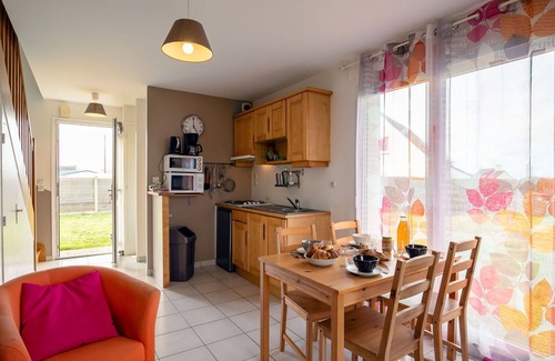 Saint-Pabu House | Stunning villa for 4 people with WIFI, TV, pets allowed and parking