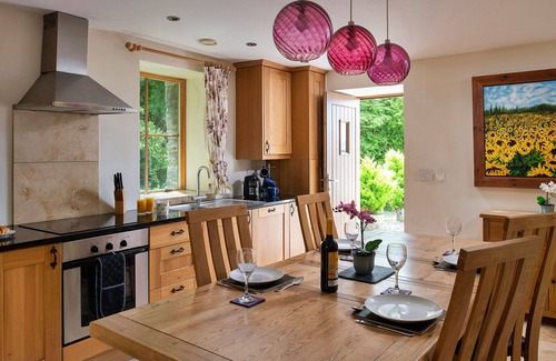 Eglwysbach House | Stunning villa for 4 people with hot tub, WIFI, terrace, pets allowed and parking