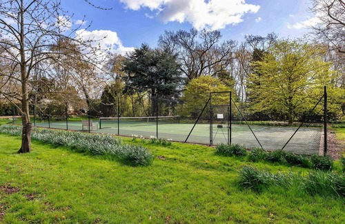 Thurlby House | Stunning villa for 2 guests with WIFI, terrace and pets allowed