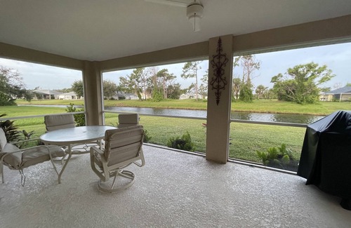 Long Meadow Villa | Stunning Villa in Golfer's Paradise/Canal Views