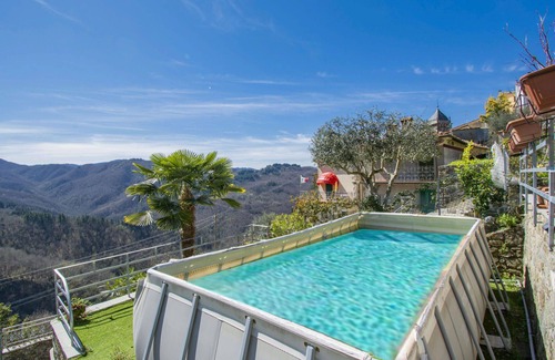 Casoli House | Stunning villa for 6 people with private pool, WIFI, TV, terrace, pets allowed and parking