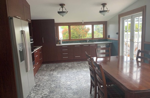 Charleston Villa | Stunning Villa located minutes walk to the picturesque Constance Bay