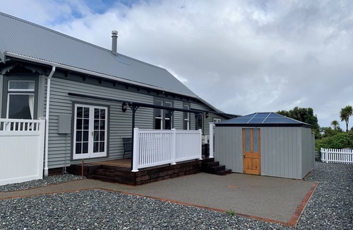 Charleston Villa | Stunning Villa located minutes walk to the picturesque Constance Bay