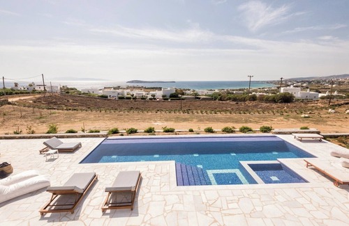Chrissi Akti Villa | Stunning Villa on the Beautiful Island of Paros