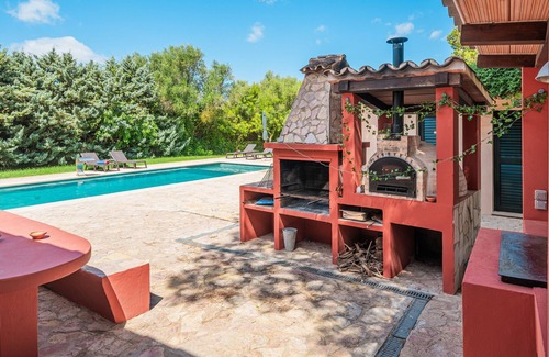 Algaida Villa | Stunning Villa Son French with Mountain View, Wi-Fi