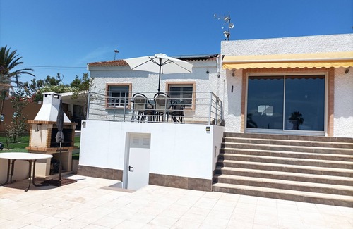 Mil Palmeras Villa | Stunning villa with private pool and large outdoor space near the beach