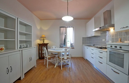 Aulla Villa | Stunning villa with WIFI, A/C, TV, terrace, pets allowed and parking, close to La Spezia