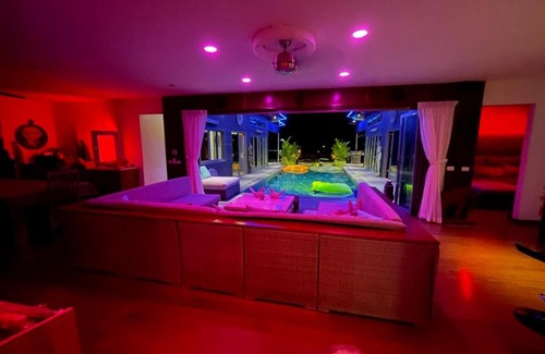 Maret Villa | Stunning villa with ocean views and free car