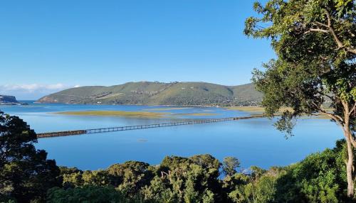 Paradise Apartment | Stunning Villa with pool and views of Knysna