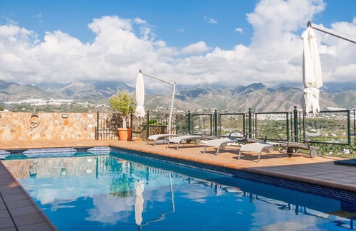 Punta Lara Villa | Stunning Villa with Private Pool and Sea Views - Vista Lara Canovas