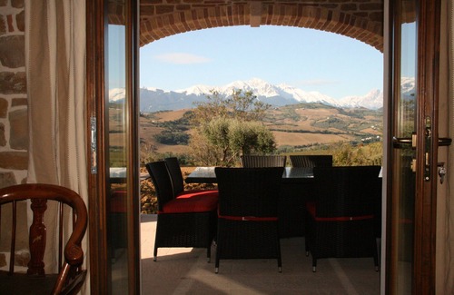 Castilenti Villa | Stunning villa with private pool in peaceful olive grove