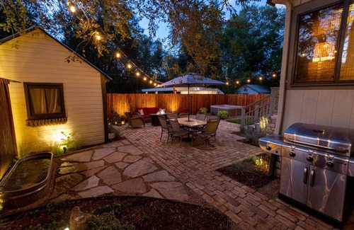 Canon City House | Stunning Vintage Victorian-Era Cottage - Walk to train/river/park/downtown.
