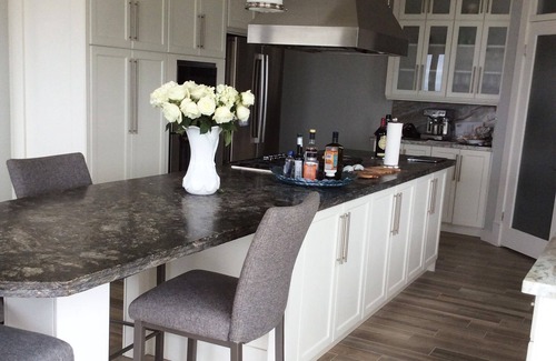 Conception Bay South House | Stunning Waterfront Home On The Bay, only 22 minutes from downtown St. John's