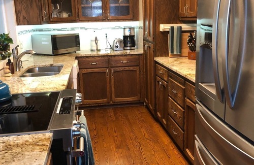Camano Island House | Stunning water & mountain view; hot tub, sport court! Sleeps 10. Pet friendly!