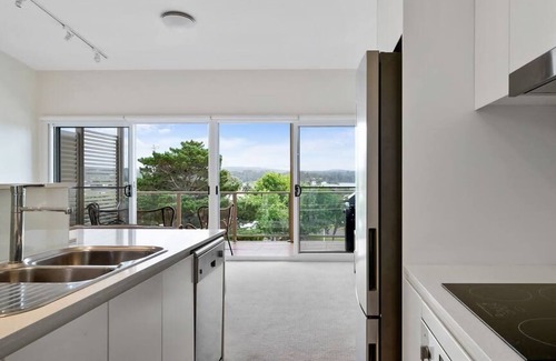 Batemans Bay House | Stunning water view Home moments from town