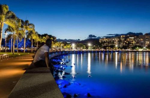 Cairns Central Business District Apartment | Stunning Waterfront Apartment in 5-star Complex