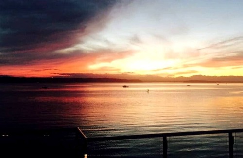 Seattle Metro Area House | Stunning waterfront home. Family/Corporate Retreat
