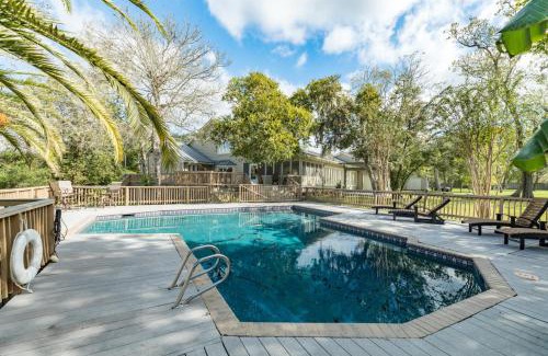 Dickinson House | Stunning Waterfront Rental Property with Private Dock and Pool