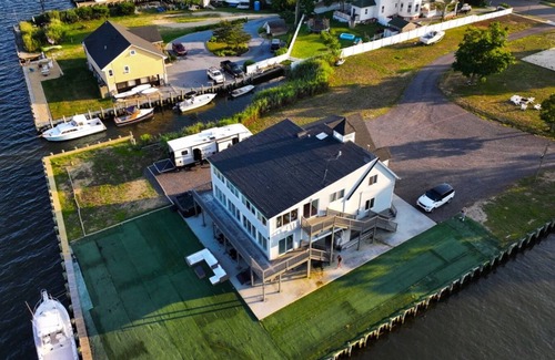 East Massapequa House | Stunning Waterfront Stay in Massapequa L.I