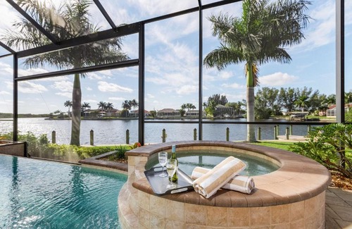 Burnt Store Villa | STUNNING Waterfront Villa with Infinity Pool, Spa, Preserve Views Casa del Sol - Roelens