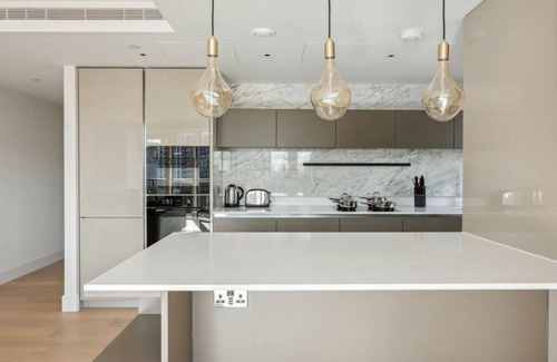 Shepherd's Bush Apartment | Stunning Westfield 2 bed