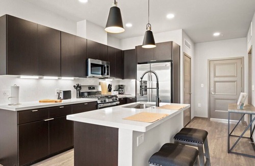Glendale Sports and Entertainment District Apartment | Stunning Westgate CozySuites by stadium with pool 10