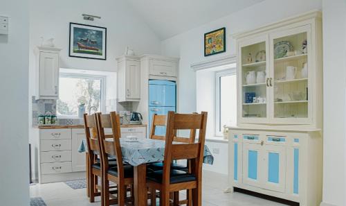 Westport House | Stunning Westport Cottage - Sleeps 6
