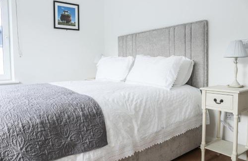 Westport House | Stunning Westport Cottage - Sleeps 6