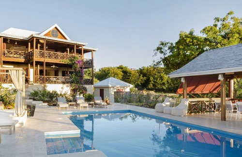 English Harbour Villa | Stunning Zandoli, sea views, 50ft pool, Pétanque, Pigeon Beach 20 secs, sleeps 8