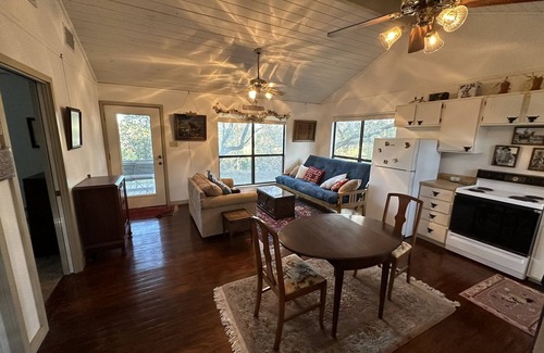 Blanco House | Stunninghome on The Blanco River