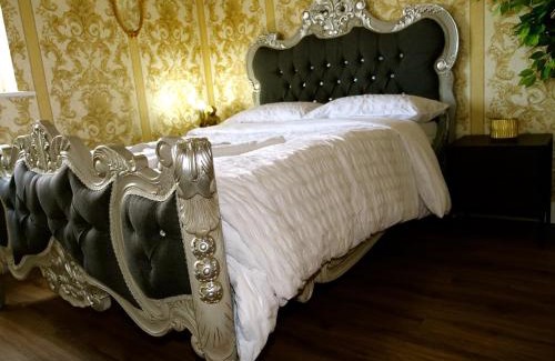 Rotherham Apartment | Stunningly Opulent Gold Apartment Near Sheffield FULL SKY TV