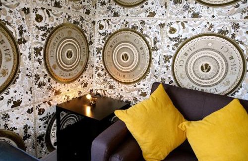 Rotherham Apartment | Stunningly Opulent Gold Apartment Near Sheffield FULL SKY TV