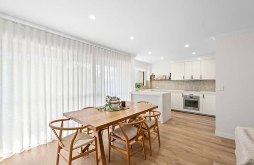 Mermaid Waters Apartment | Stunningly renovated 2 bedroom apartment with water access