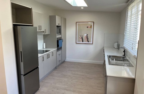 Orange East House | Stunningly renovated cottage