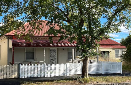 Orange East House | Stunningly renovated cottage