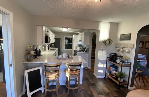 Alexandria House | Stunningly Updated Lake Henry Property