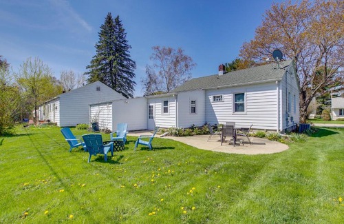 Sturgeon Bay House | Sturgeon Bay Home about 6 Mi to Potawatomi State Park