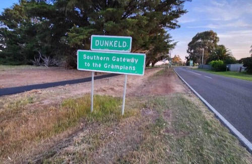 Dunkeld House | Sturgeon Getaway on Henty