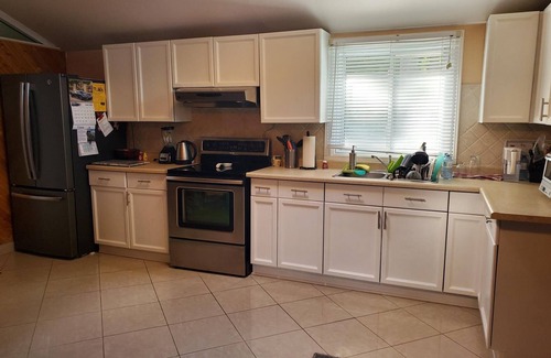 Fenelon Falls Cottage | Sturgeon Lake Waterfront Cottage in Beautiful Fenelon Falls! Near Golf Course!