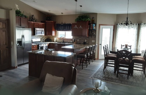Blackhawk House | Sturgis Rally, 15 minutes from Sturgis and 15 minutes from Rapid City. Beautiful