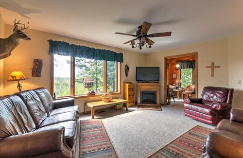 Steuben House | Stutts Creek Retreat - Quaint Cabin with Fire Pit!