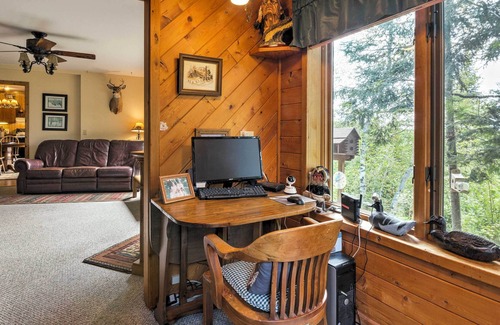 Steuben Cabin | 'Stutts Creek Retreat' - Quaint Cabin w/ Fire Pit!