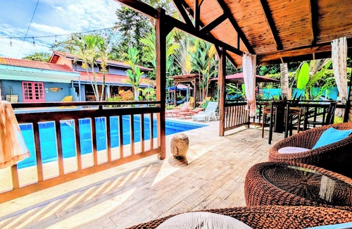 Barrio Las Parcelas Cabin | Style and Comfort: Tropical Studio Cabina A/C Pool