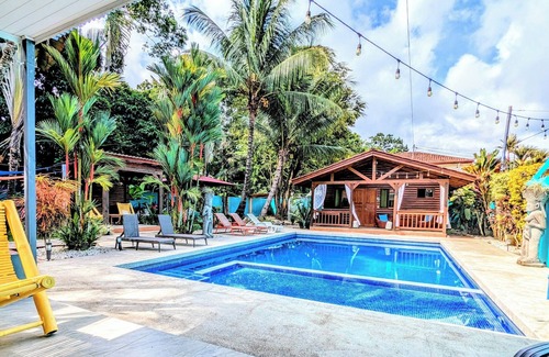 Barrio Las Parcelas Cabin | Style and Comfort: Tropical Studio Cabina A/C Pool
