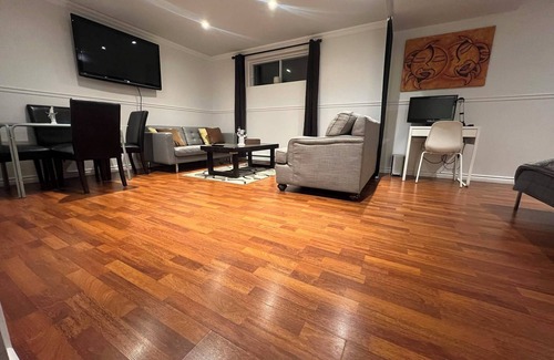 Mirabel Apartment | Style bachelor-sous-sol complet privé SDB, coin repas, Domaine Vert-Sud, Mirabel
