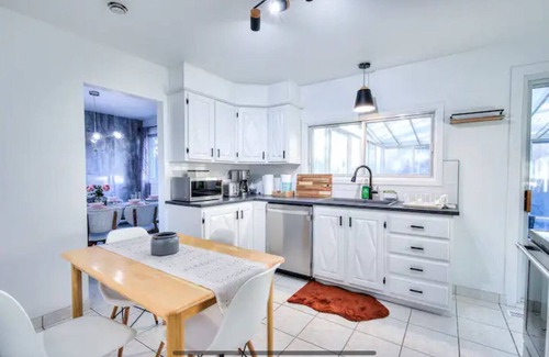 Candiac House | Style & confort by Montreal -New - 3 BR Bungalow