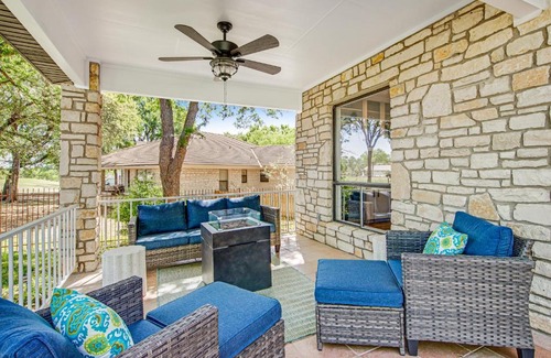 Horseshoe Bay House | Style & Shade